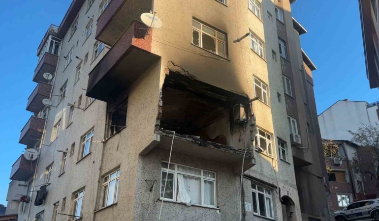 kagithanedeki-dogal-gaz-patlamasinin-dehseti-guvenlik-kamerasi-goruntulerine-yansidi-vatandaslar-o-anlari-anlatti-TwbU4Gn8.jpg