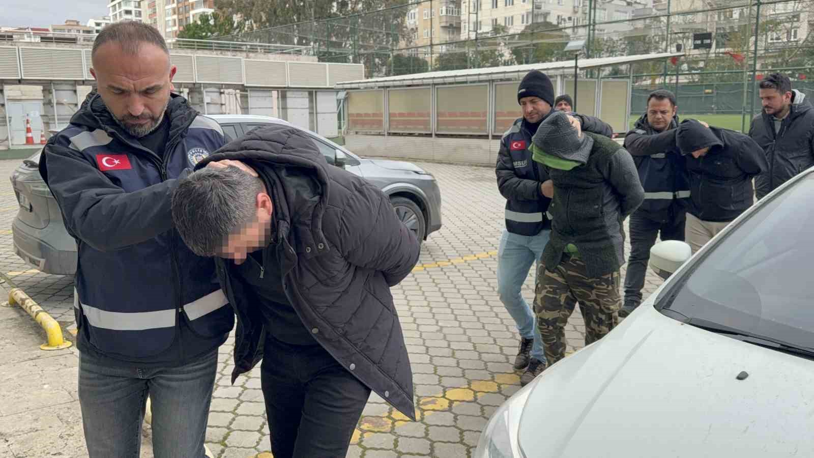 "Kahraman kurye" araç kundaklamaktan gözaltına alındı 5 kahraman kurye arac kundaklamaktan gozaltina alindi 1 b11TtGAV