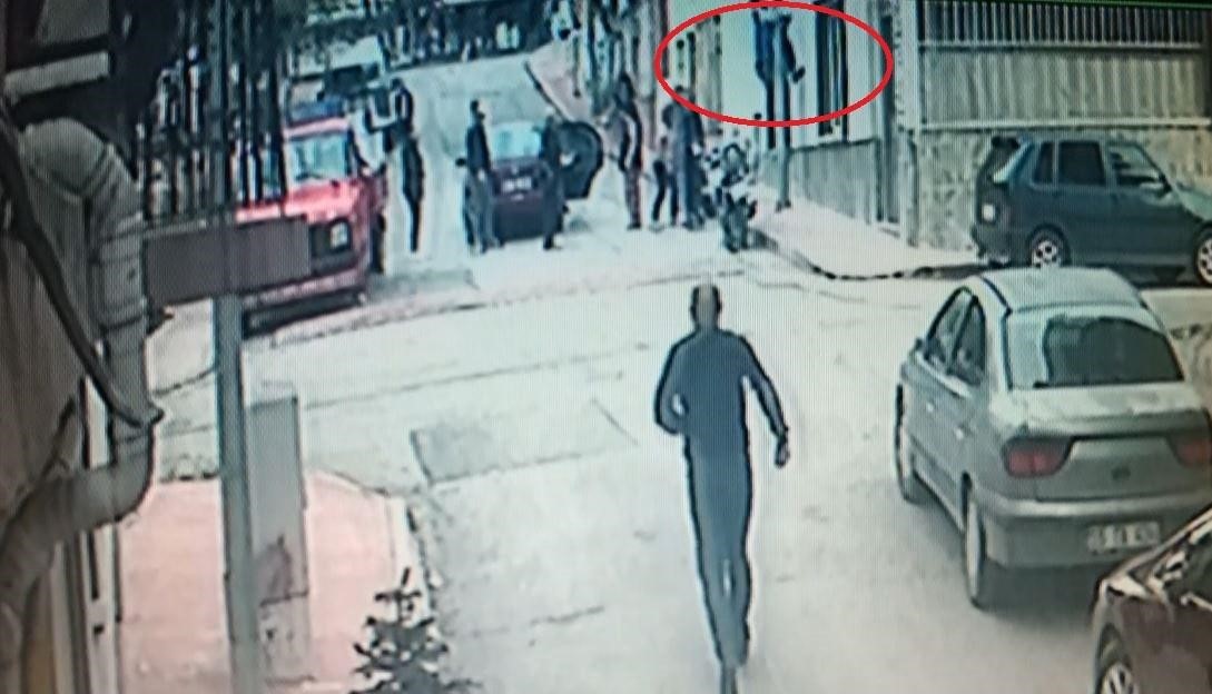 "Kahraman kurye" araç kundaklamaktan gözaltına alındı 7 kahraman kurye arac kundaklamaktan gozaltina alindi 3 7MkE5fkb