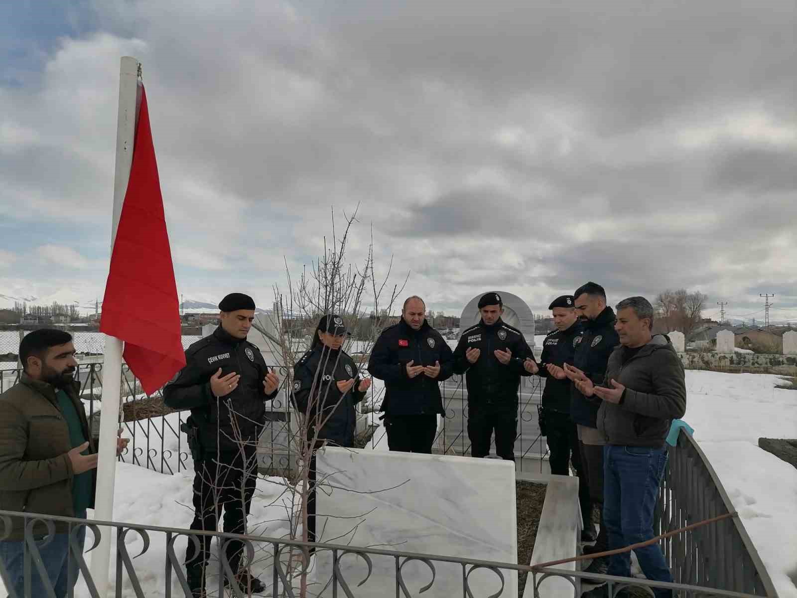 kahraman sehitlerimizin aziz hatirasina sahip ciktilar 1 77TIATjp