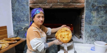 kahramanmaras-cardak-mahallesinde-170-yillik-ekmek-gelenegi-suruyor-26LdWTl6.jpg