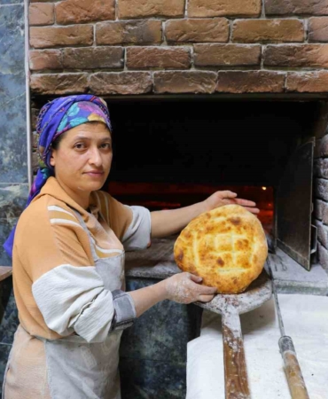 kahramanmaras-cardak-mahallesinde-170-yillik-ekmek-gelenegi-suruyor-26LdWTl6.jpg