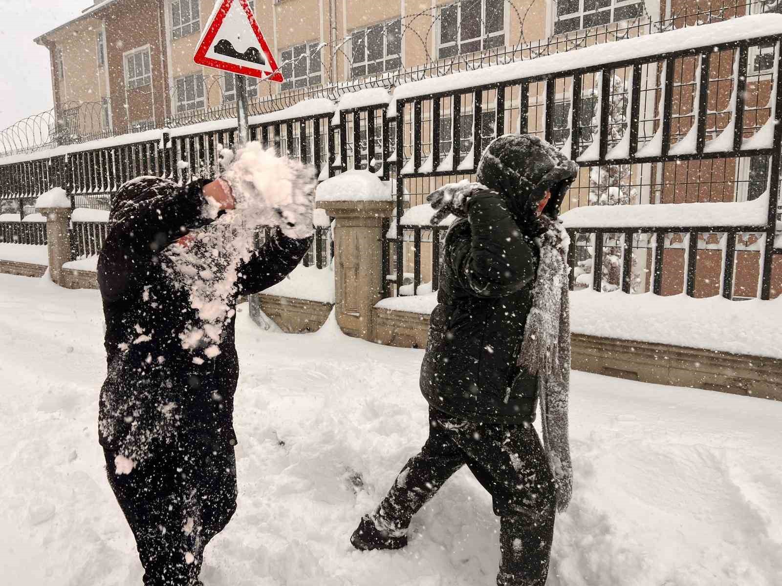 kahramanmaras gune karla uyandi en cok sevinen cocuklar oldu 0 I7ErNBMR