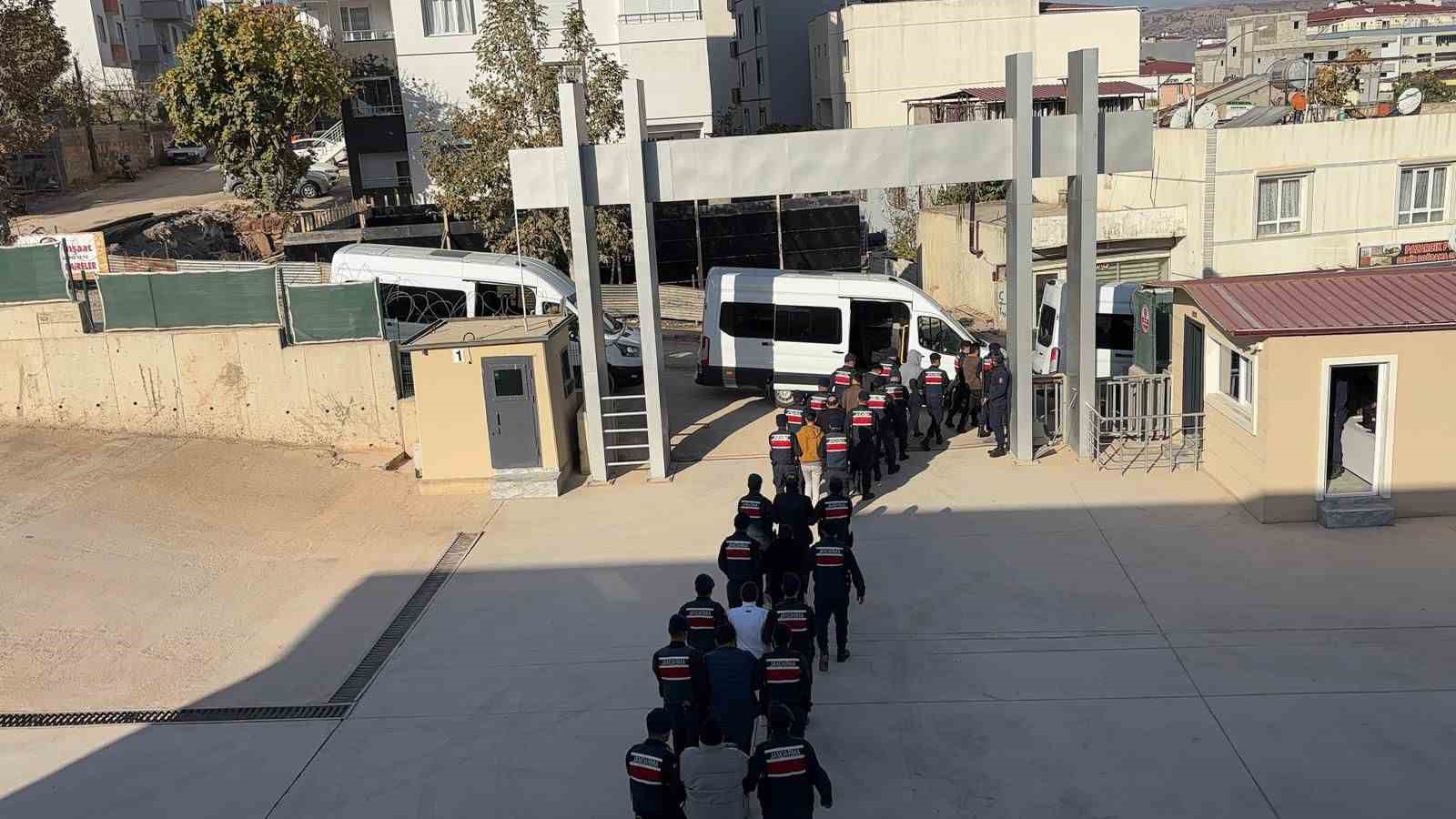 kahramanmaras ve gaziantepte tefeci operasyonu 17 tutuklama 0 z4fJyYb4