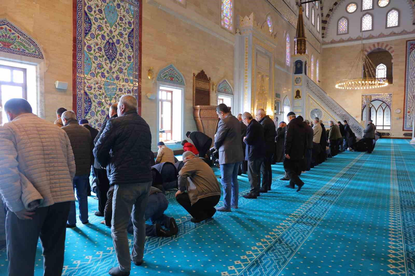 kahramanmarasta abdulhamid han camiinde sakal i serif ziyarete acildi 1