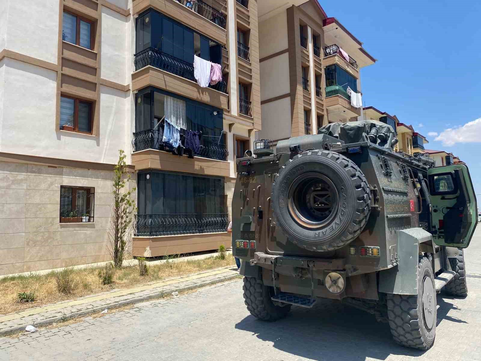 kahramanmarasta anne ve babasini evde rehin aldigi iddiasi ekipleri alarma gecirdi 1 4ghkuwyJ