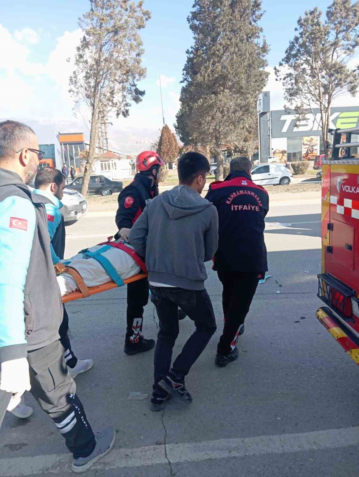 kahramanmarasta aracin carptigi halk otobusu devrildi 13 yarali 5 ZkvrcyeQ