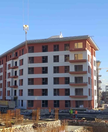 kahramanmarasta-deprem-konutlari-yukselmeye-devam-ediyor-TSceOVO7.jpg