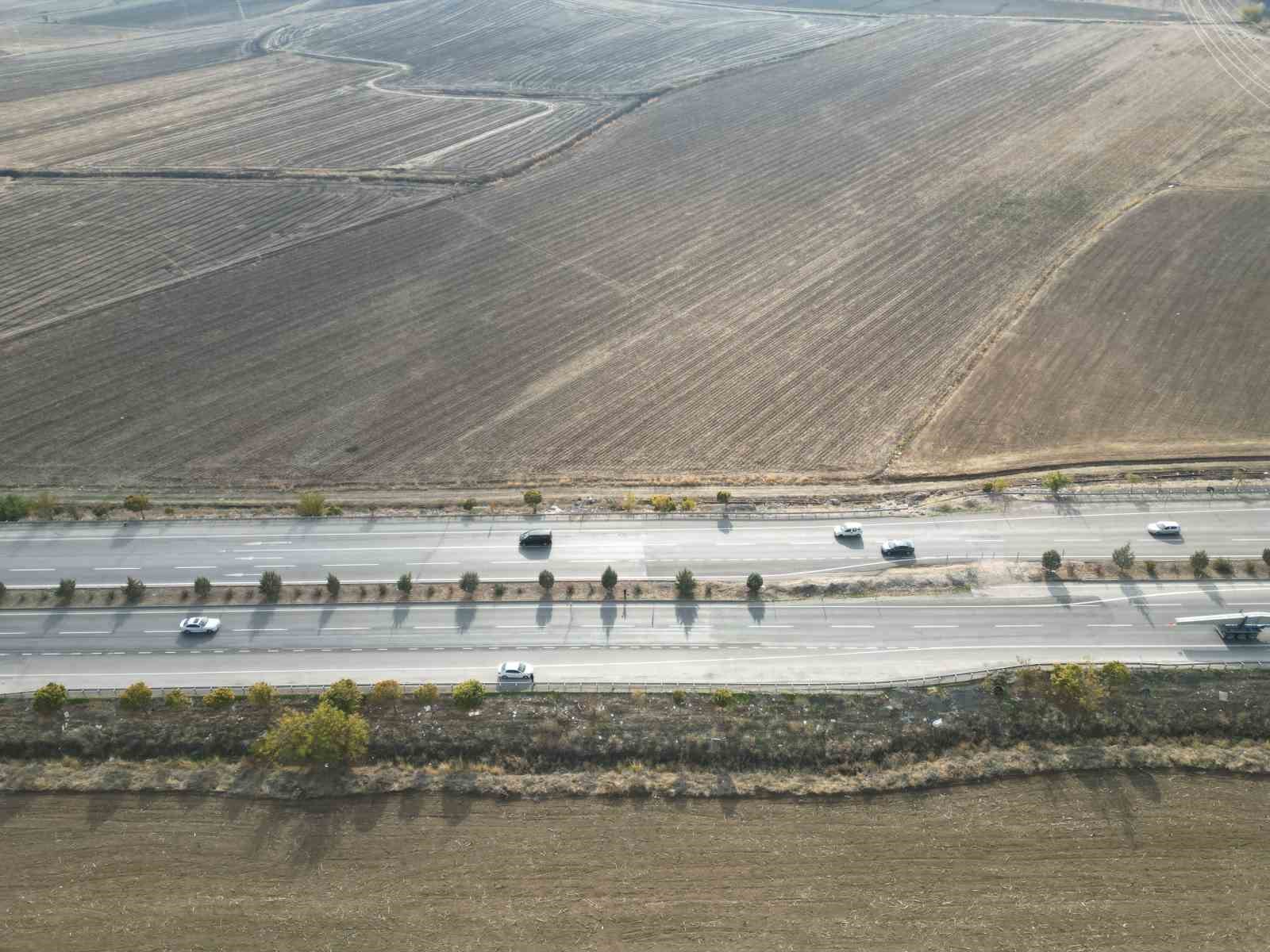 kahramanmarasta depremde 7 metre kayan yol dikkat cekiyor 2 CJINLw9E