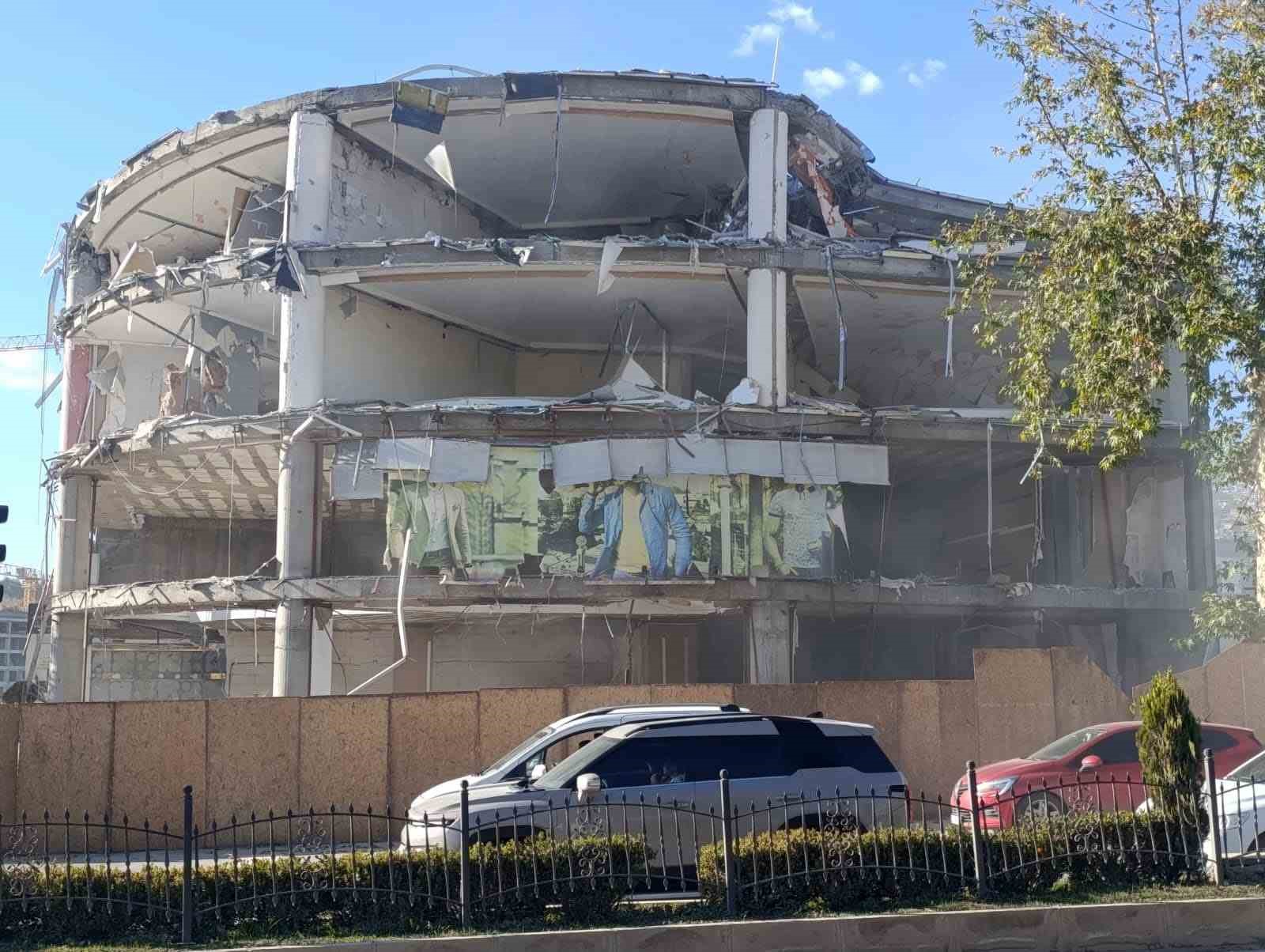 kahramanmarasta depremde hasar alan is merkezi yikildi 2 IM3wrNZS