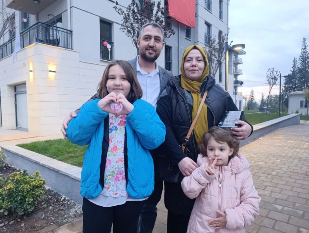 kahramanmarasta depremzedeler bir bir evlerine kavusuyor 1 fG22AlrO