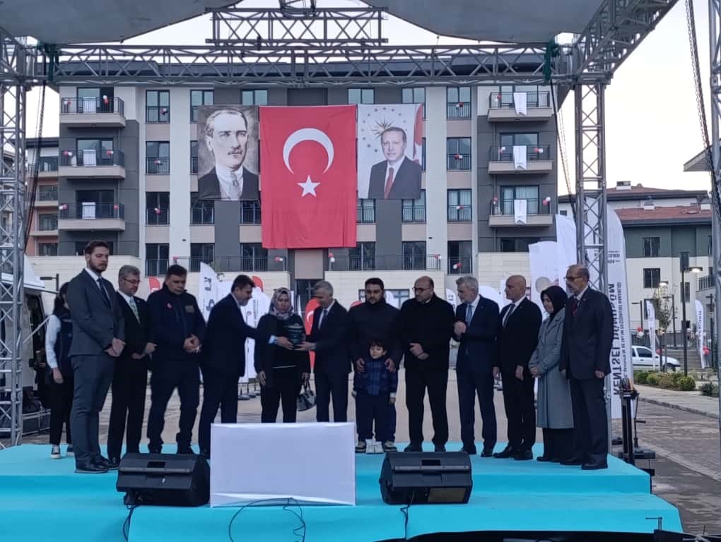 kahramanmarasta depremzedeler bir bir evlerine kavusuyor 7 m9wyuePY