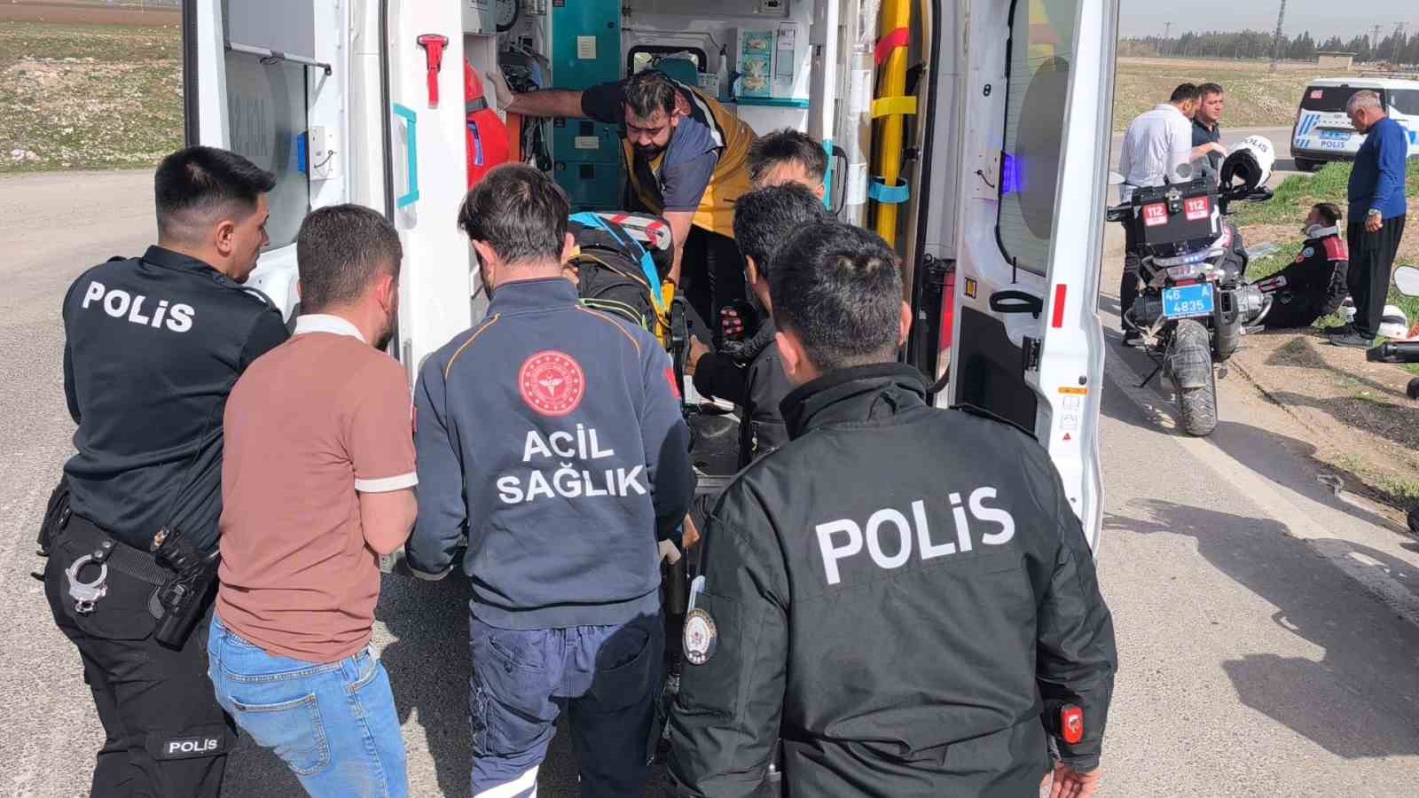 kahramanmarasta ehliyetsiz surucu polislere carpti 2 polis yarali 2 qzbzTZK4