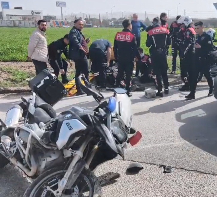 kahramanmarasta ehliyetsiz surucu polislere carpti 2 polis yarali 3 qtw7Gkks
