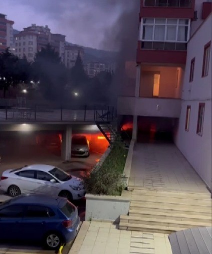 Kahramanmaraş’ta elektrikli otomobil alev alev yandı 5 kahramanmarasta elektrikli otomobil alev alev yandi 1 RnqS4W5F
