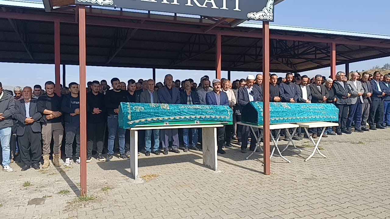 kahramanmarasta eski koca vahseti eski es ve kayinvalide yan yana topraga verildi 0 cVWDumVa