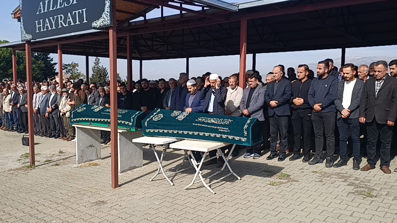 kahramanmarasta eski koca vahseti eski es ve kayinvalide yan yana topraga verildi 5 hJbBLq4J