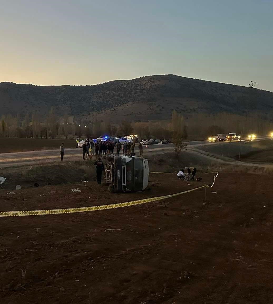 kahramanmarasta iscileri tasiyan minibus takla atti 2 olu 7 yarali 2 wVVTlRaj