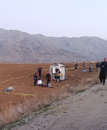 kahramanmarasta-iscileri-tasiyan-minibus-takla-atti-2-olu-7-yarali-fa8MhSuF.jpg