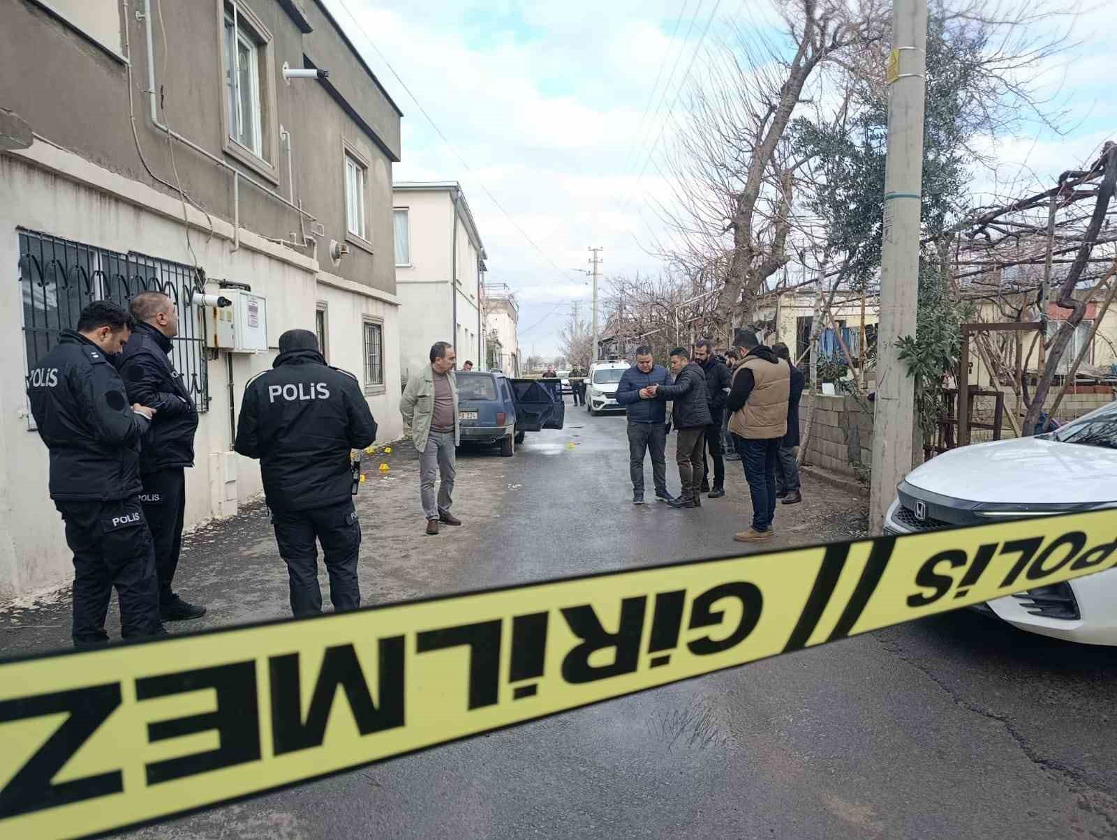 kahramanmarasta kayinbirader dehseti enistesini otomobile binerken vurarak oldurdu 2 FecH2MR3