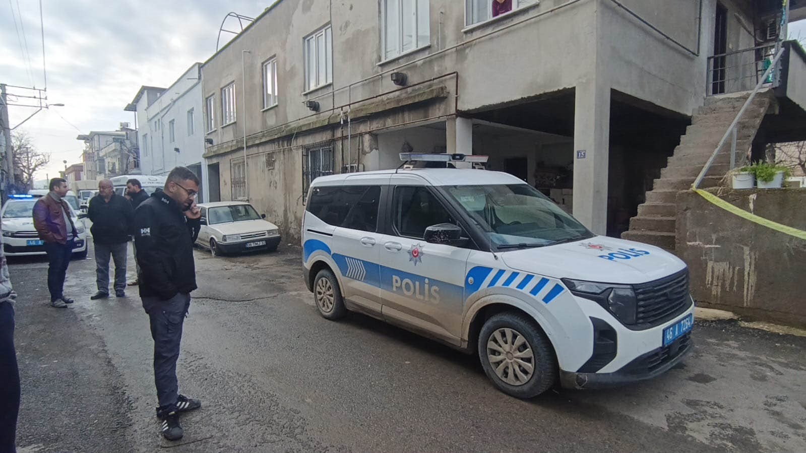 kahramanmarasta kayinbirader dehseti enistesini otomobile binerken vurarak oldurdu 3 86akUXD7