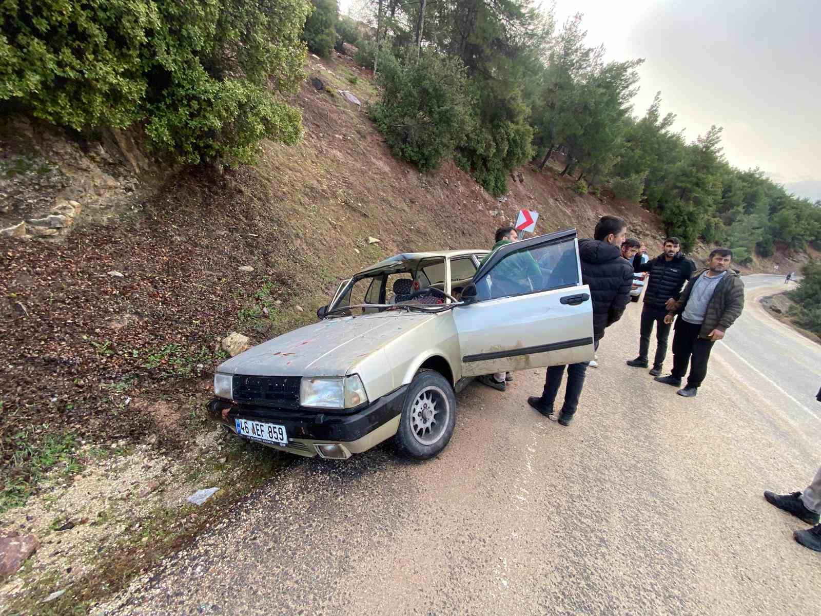 kahramanmarasta kopan kaya parcasi otomobile isabet etti 2si agir 4 yarali 2 HOJ6DcNr
