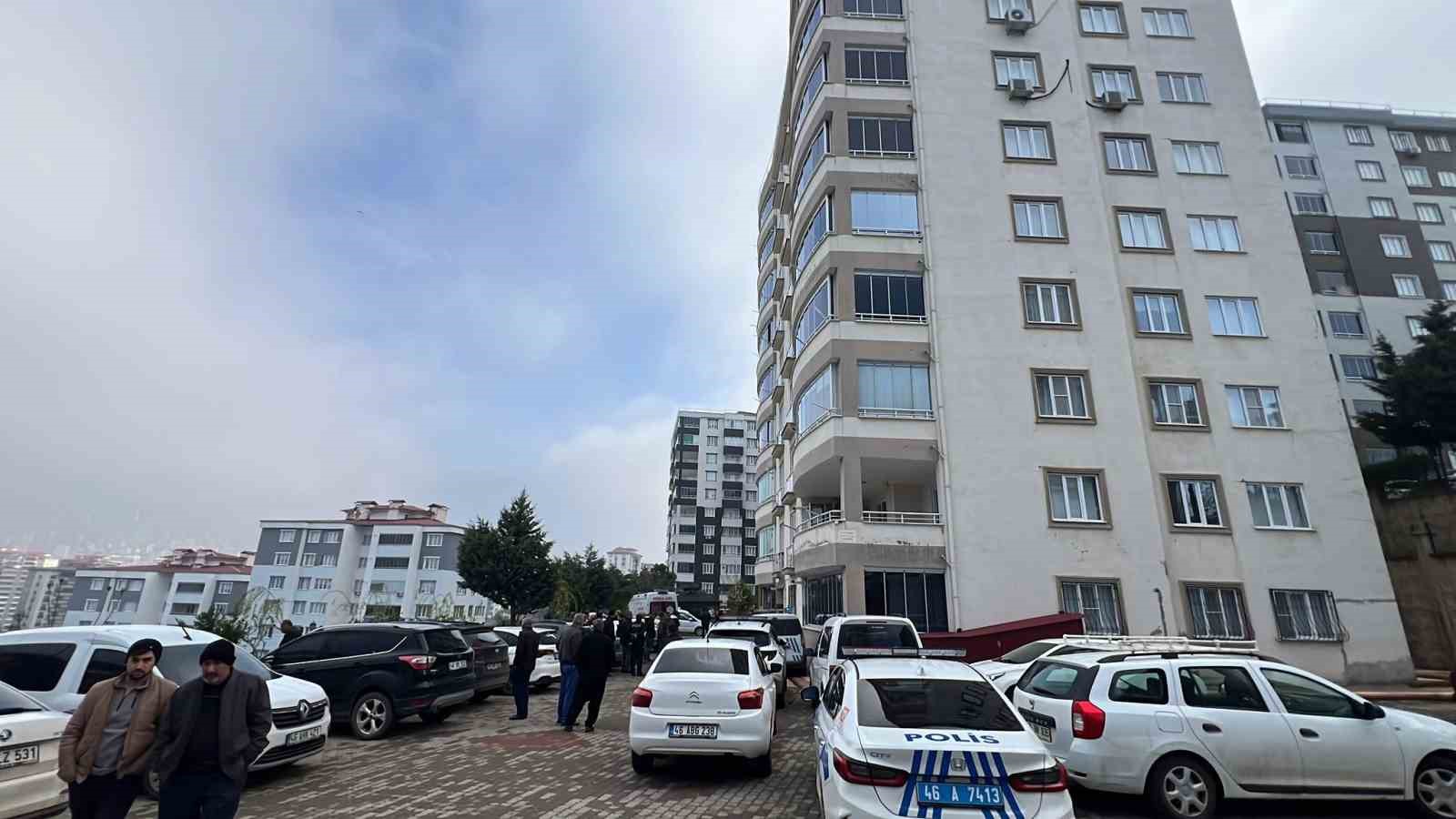 kahramanmarasta madde bagimlisi genc babasini bicaklayarak oldurdu 2 V4UZ1OSA