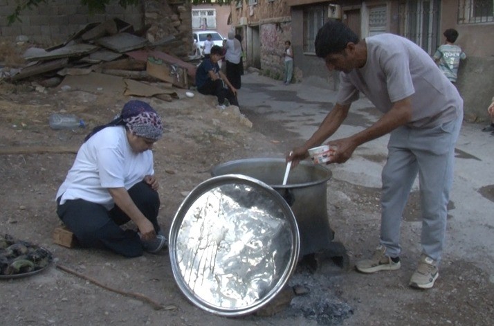 kahramanmarasta mahalle sakinleri muharrem ayinda kazan basinda bulustu 0 ip3hX722