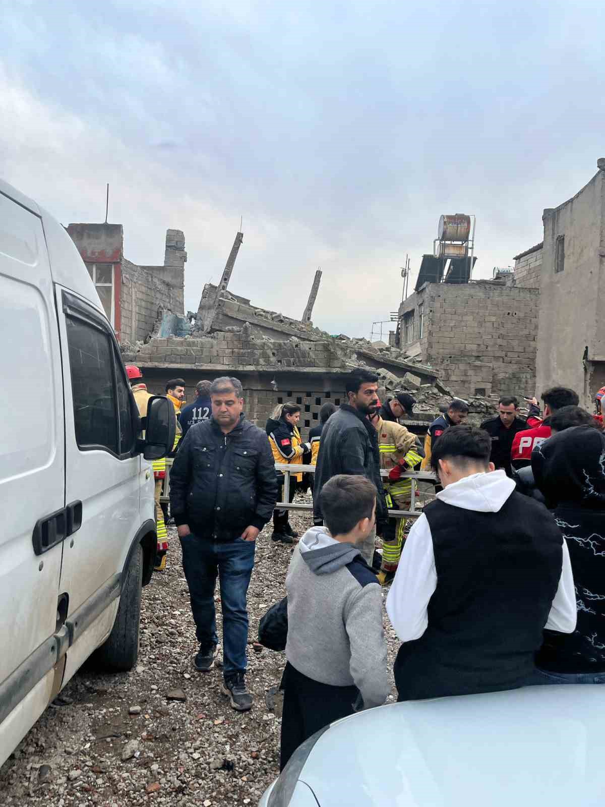kahramanmarasta metruk ev coktu 4