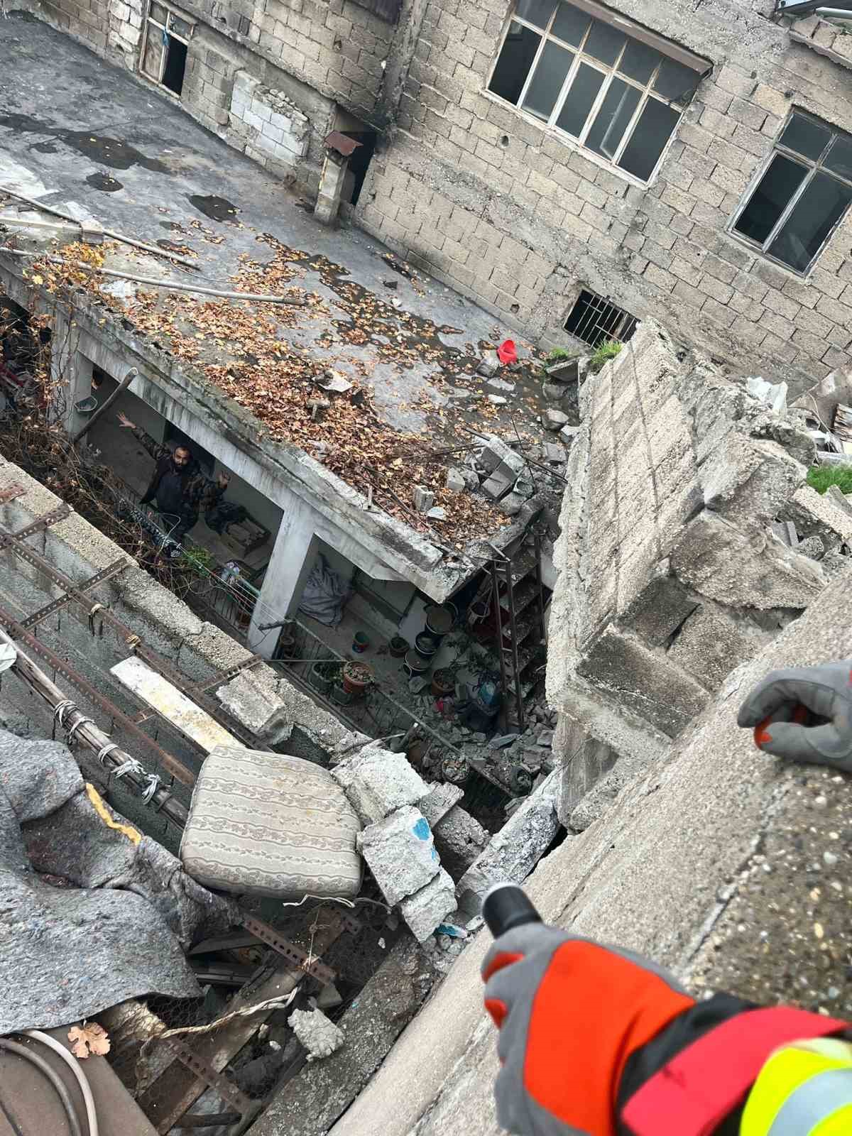 kahramanmarasta metruk ev coktu 5 C4ncXTUr