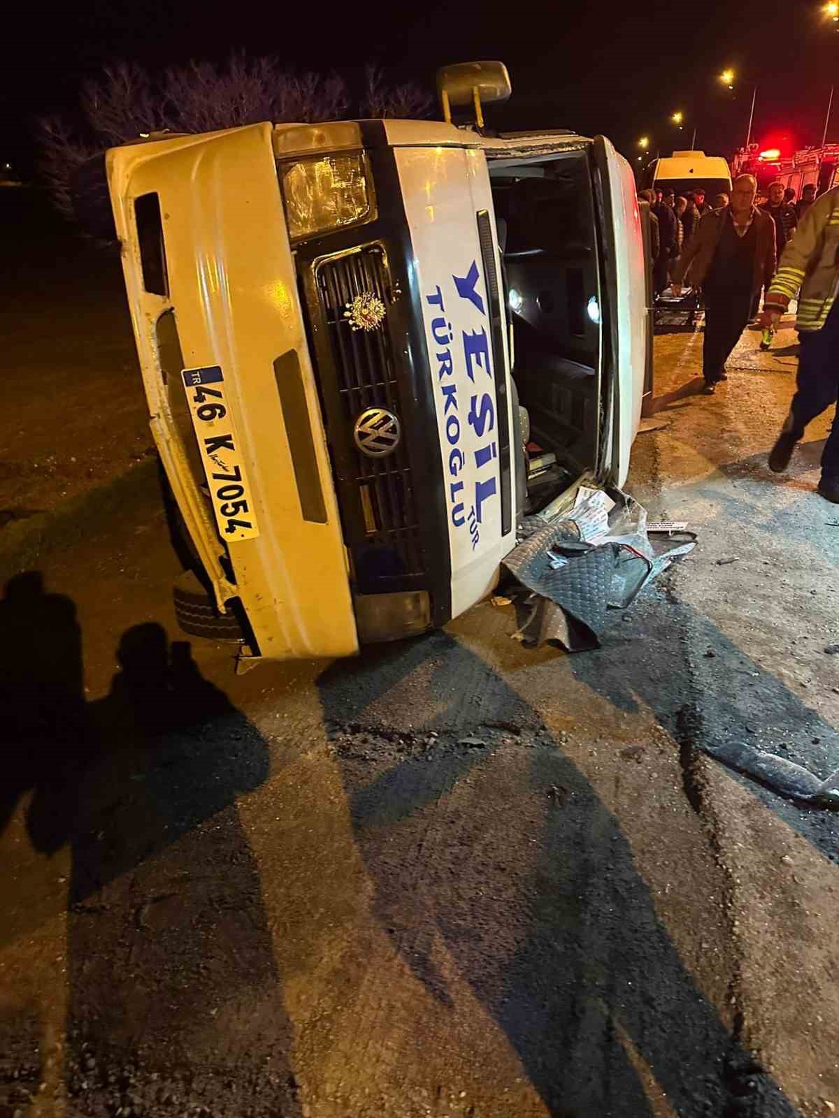 kahramanmarasta minibus kazasi 10 yarali 1 h71IRvKp