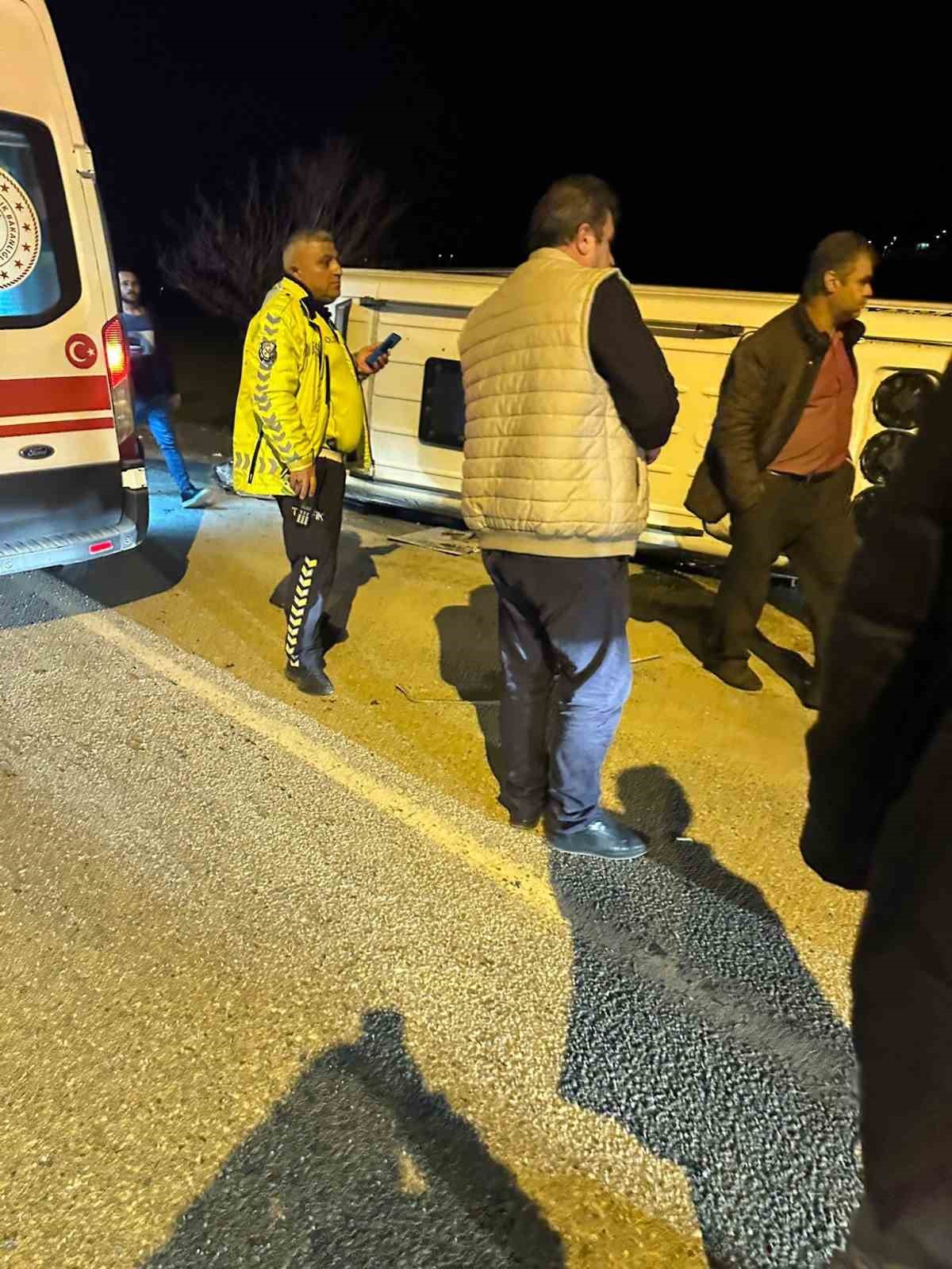 kahramanmarasta minibus kazasi 10 yarali 2 HPuj76fZ