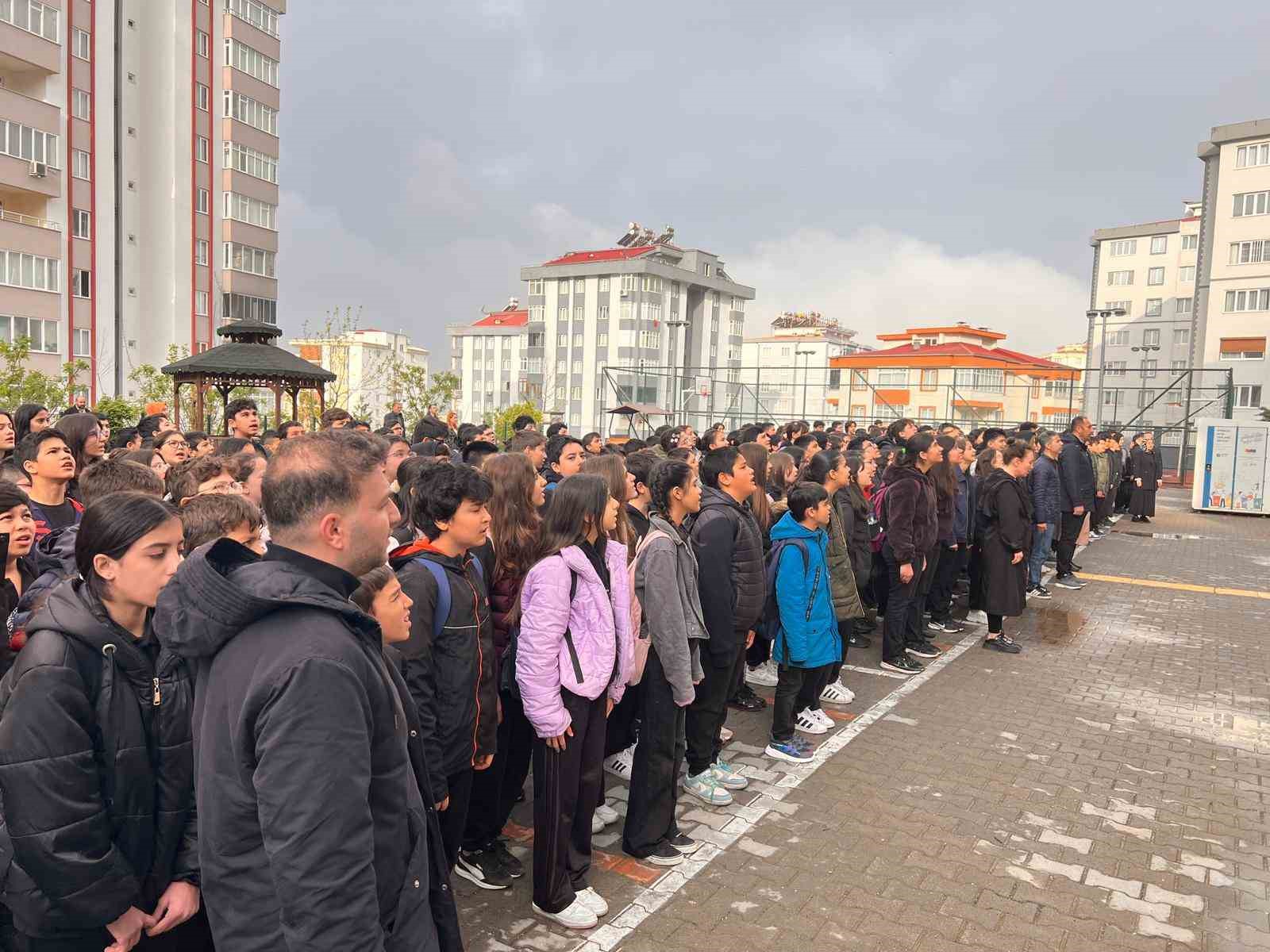 kahramanmarasta ogrenciler saldirida hayatini kaybedenler icin dua etti 2 JGtQ7iYO