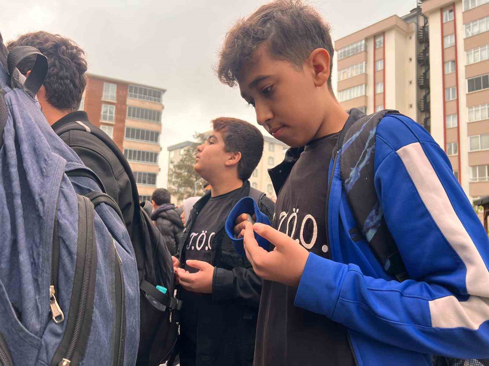 kahramanmarasta ogrenciler saldirida hayatini kaybedenler icin dua etti 9 B1LA1upb