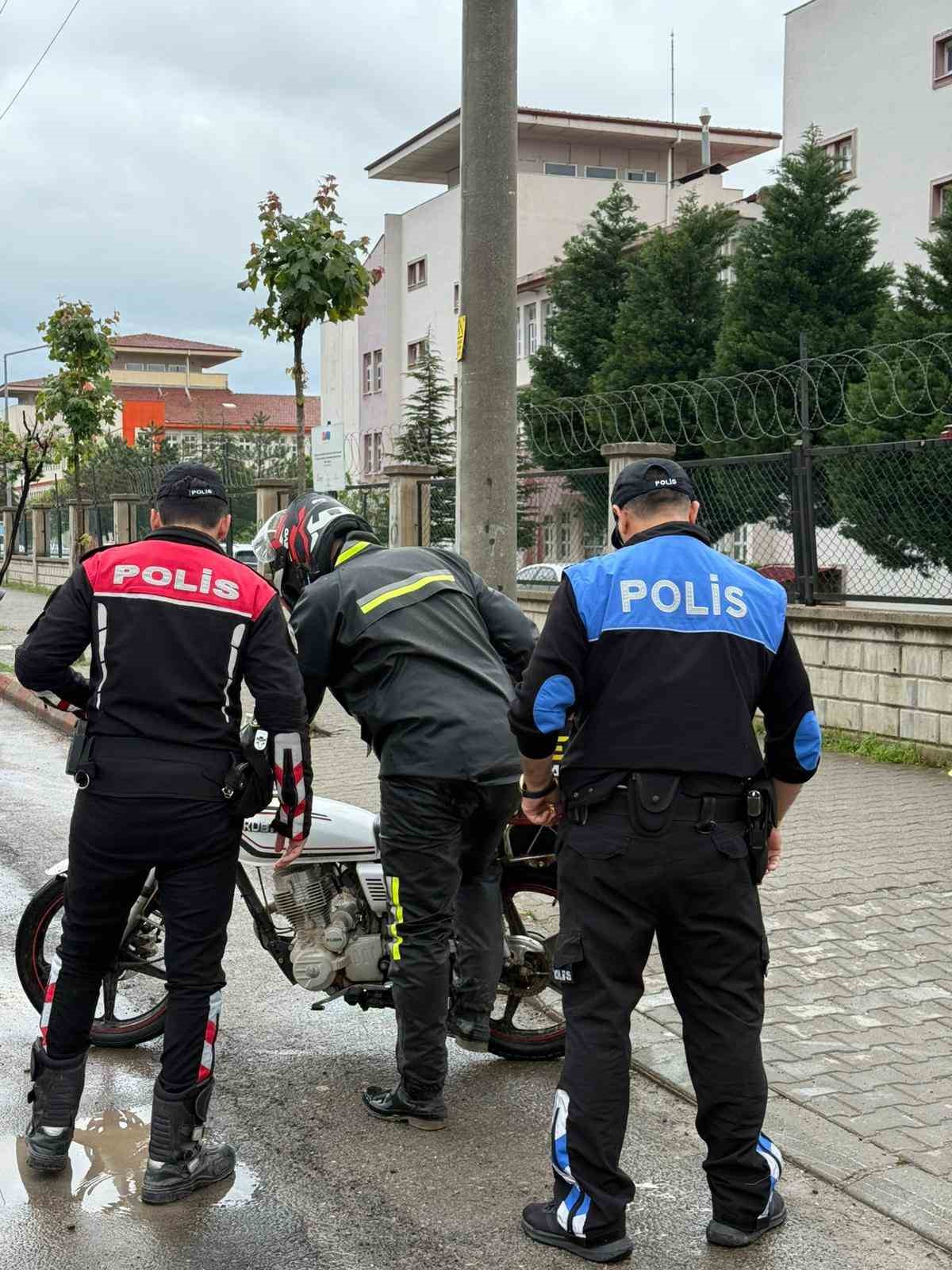 kahramanmarasta okul onlerinde siki denetim 3