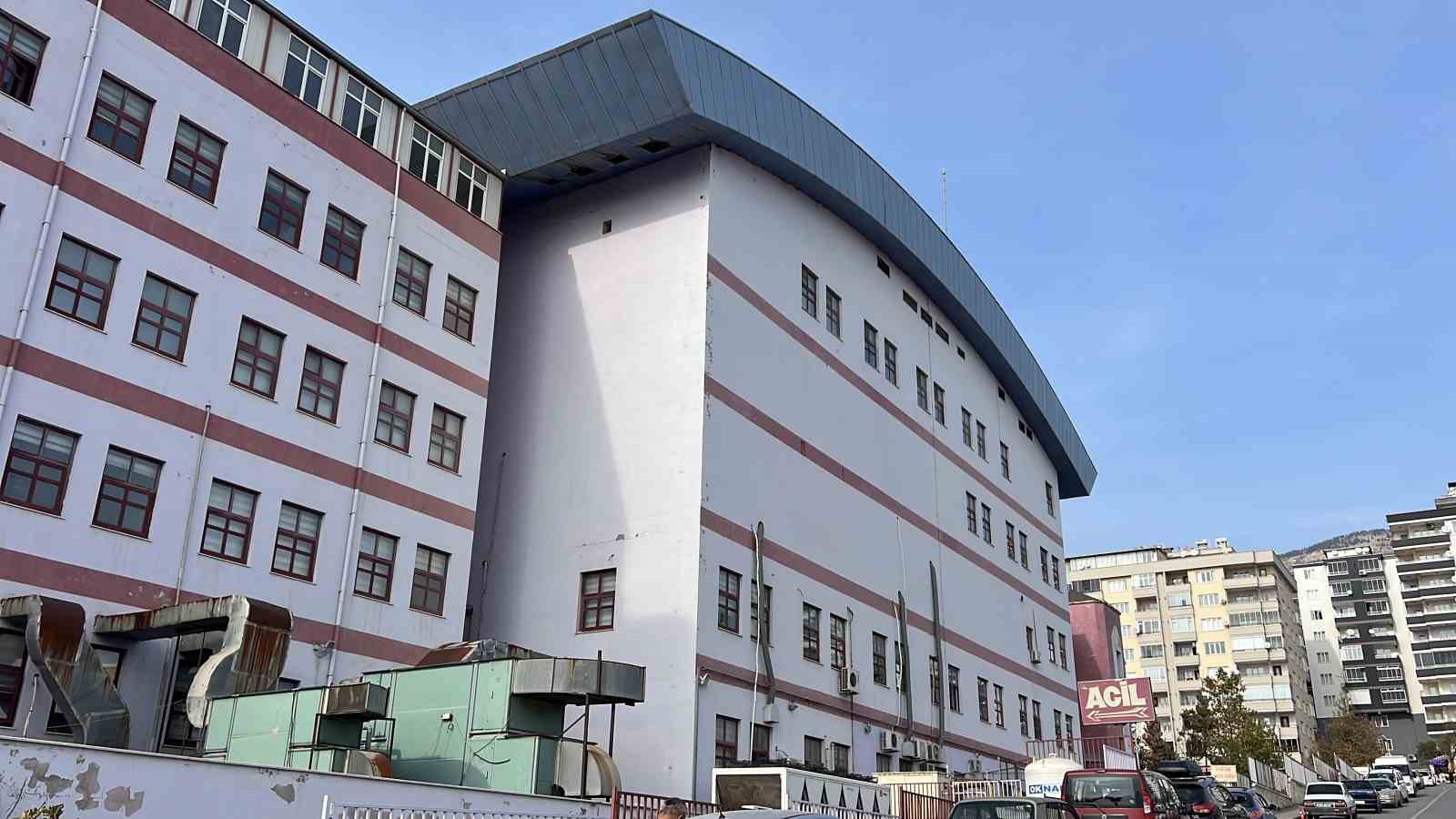 kahramanmarasta okulda koku panigi yaklasik 17 ogrenci hastaneye sevk edildi 1 q2SleyAd