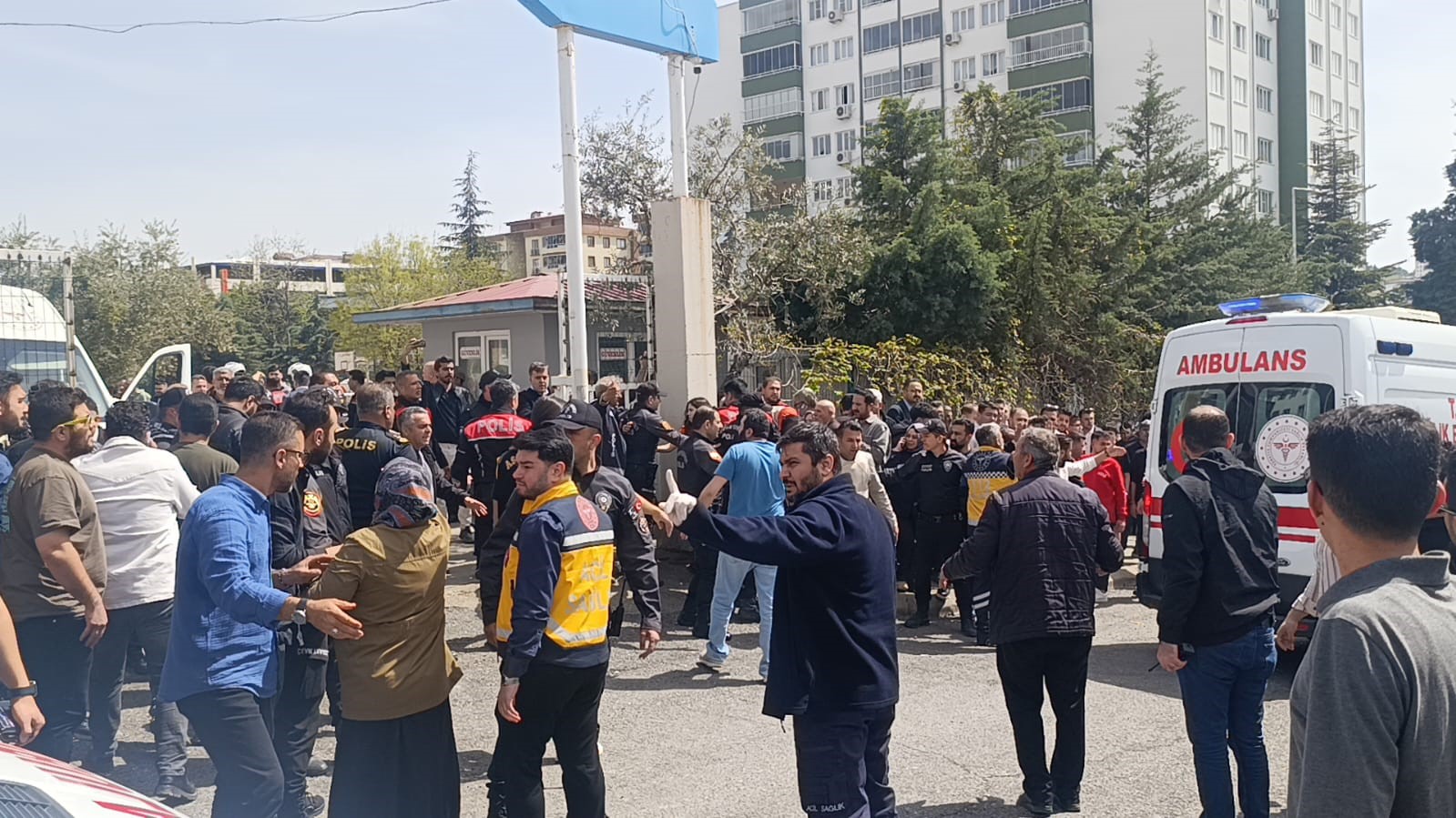 kahramanmarasta okulda silah sesleri 0