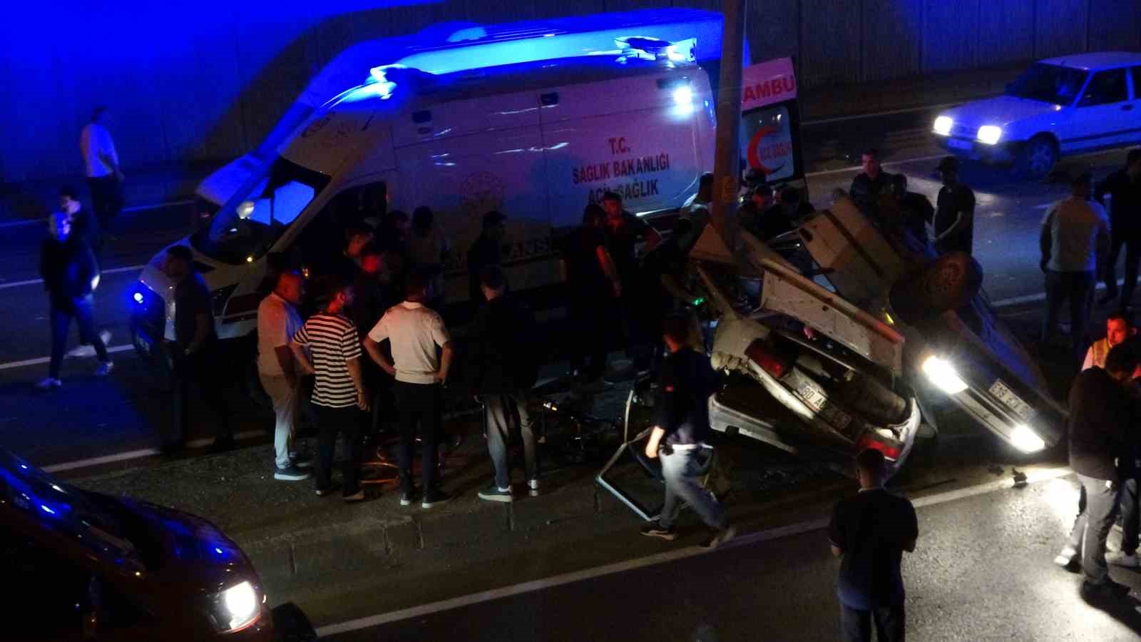 kahramanmarasta otomobil direge carpti 1i agir 3 yarali 0 86Rspzaf