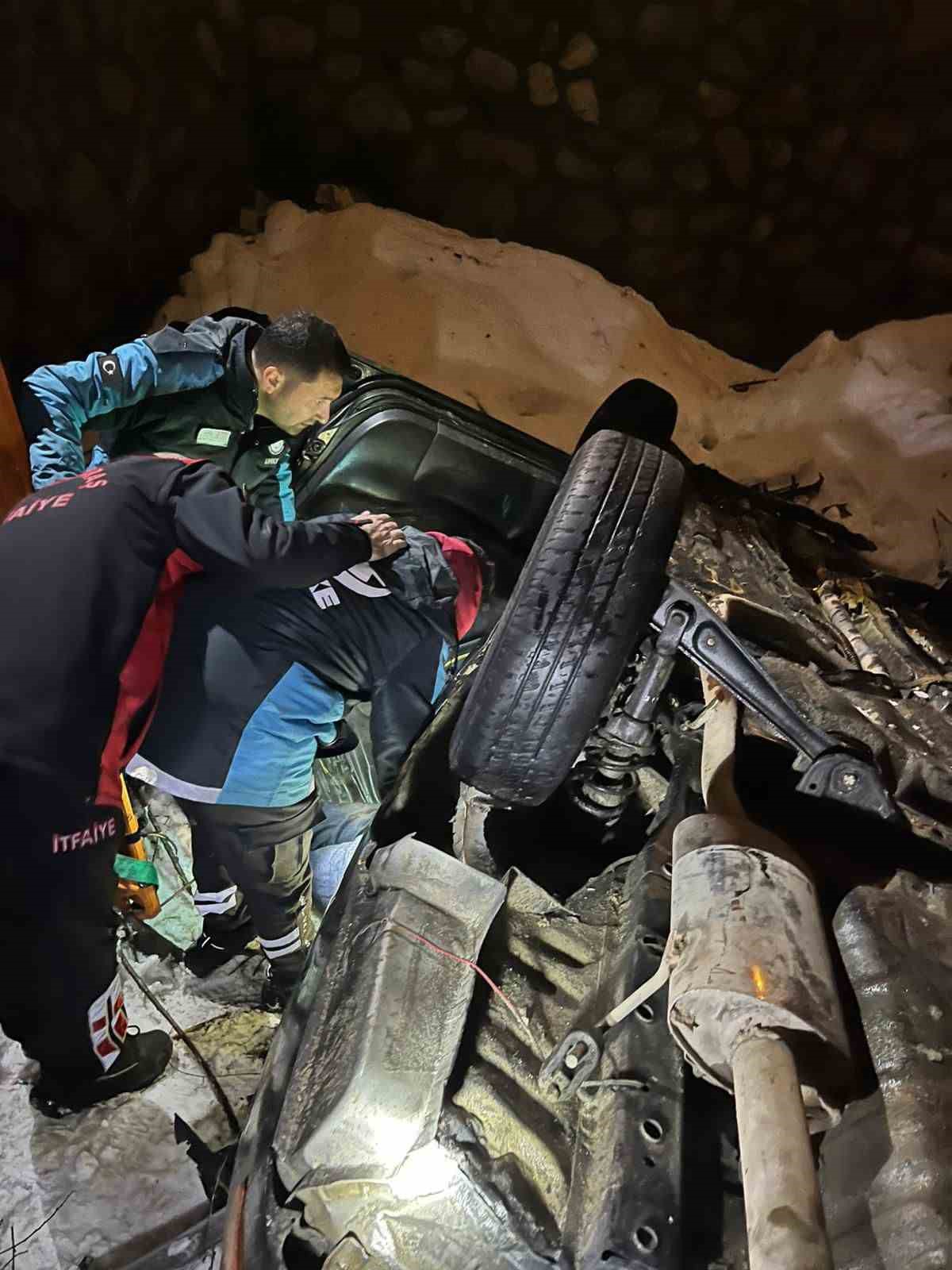 kahramanmarasta otomobil kopruden uctu 1i agir 4 kisi yaralandi 3 eC7ZX5Rj