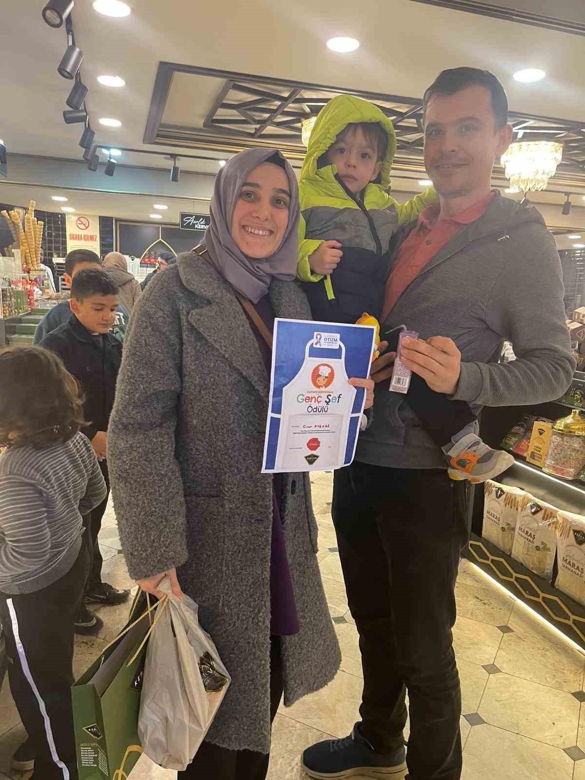 kahramanmarasta ozel cocuklar kendi kurabiyelerini yapti hem ogrendiler hem eglendiler 4