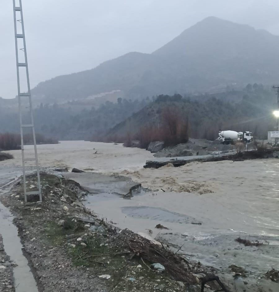 kahramanmarasta saganak taskinlara neden oldu 3 KKzOkFR7