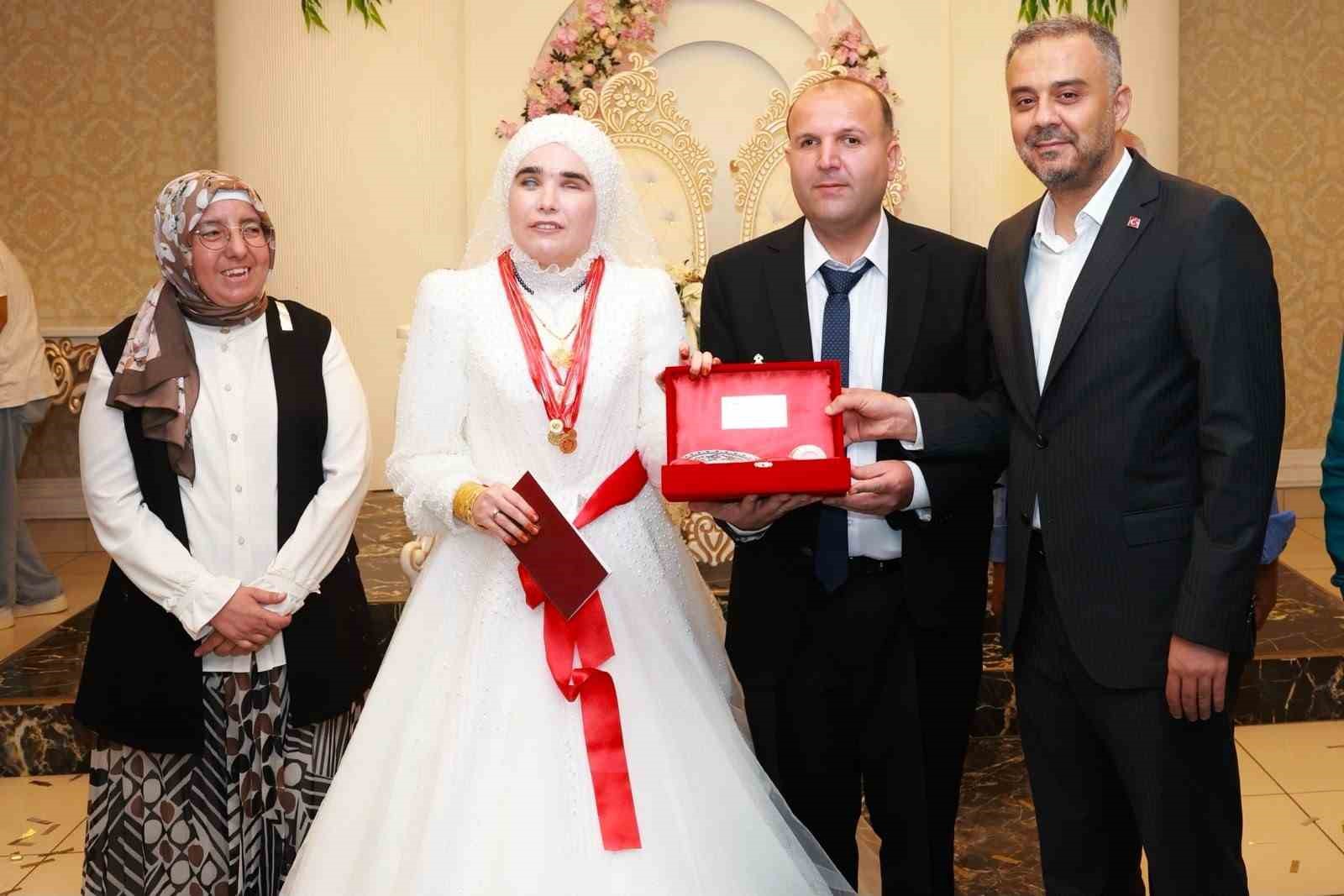 kahramanmarasta sevgi engel tanimadi gorme engelli iki ogretmen dunyaevine girdi 1 KhDAA9fl
