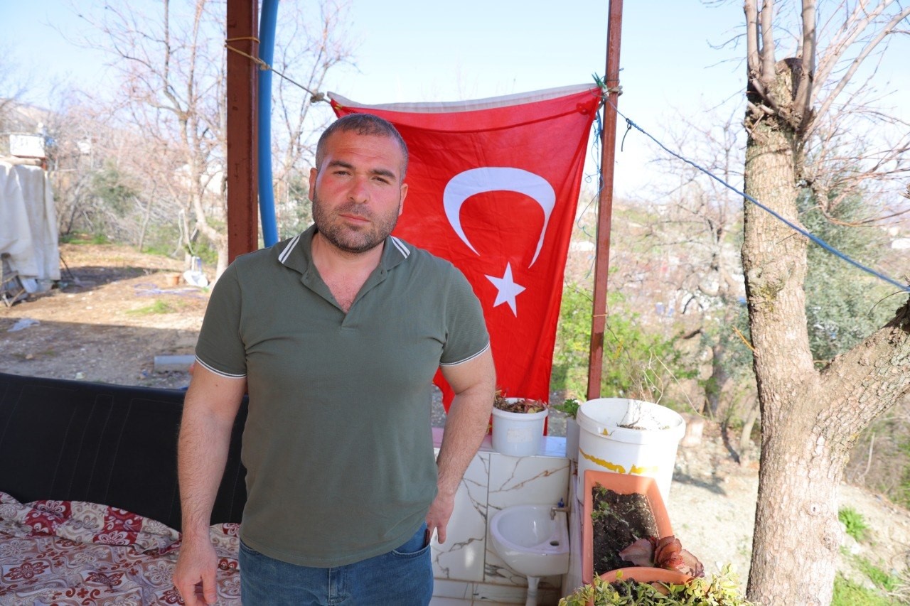 kahramanmarasta silah seslerini duyunca okula kosan baba yasadiklarini anlatti 0 7Xbv9pIe
