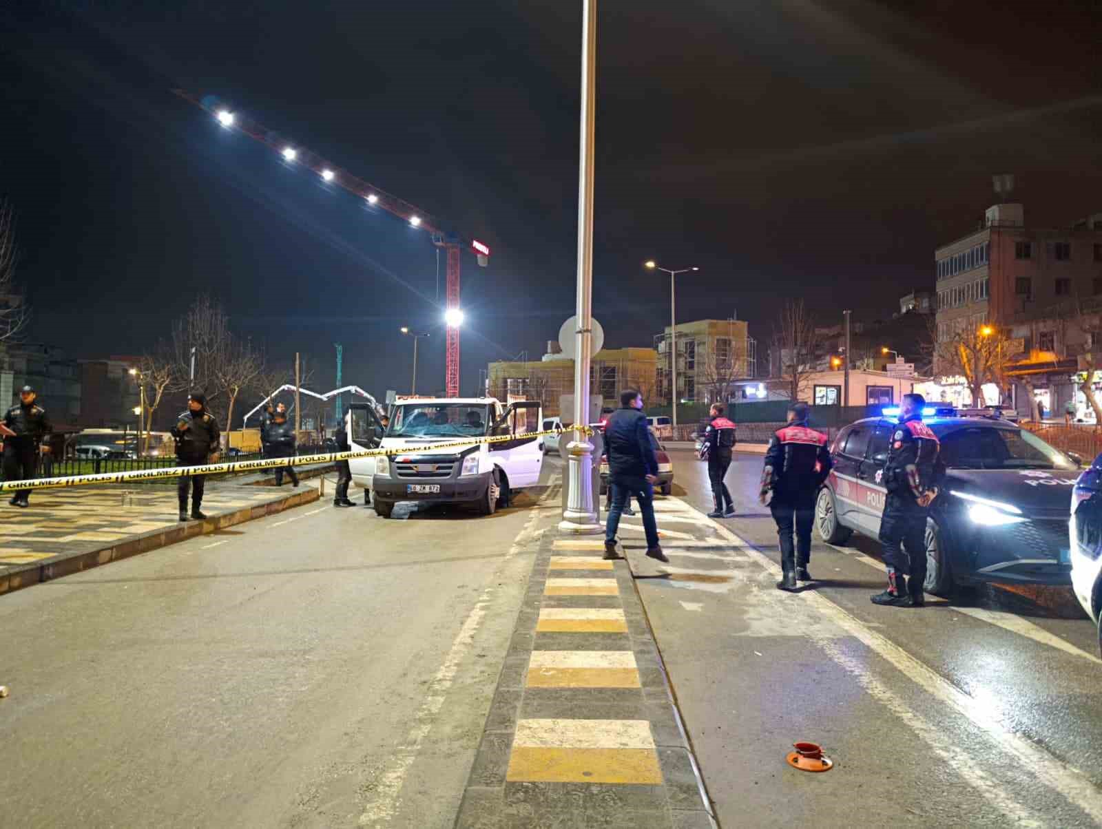 kahramanmarasta terk edilmis kamyonet panigi 1 Gw73rmic
