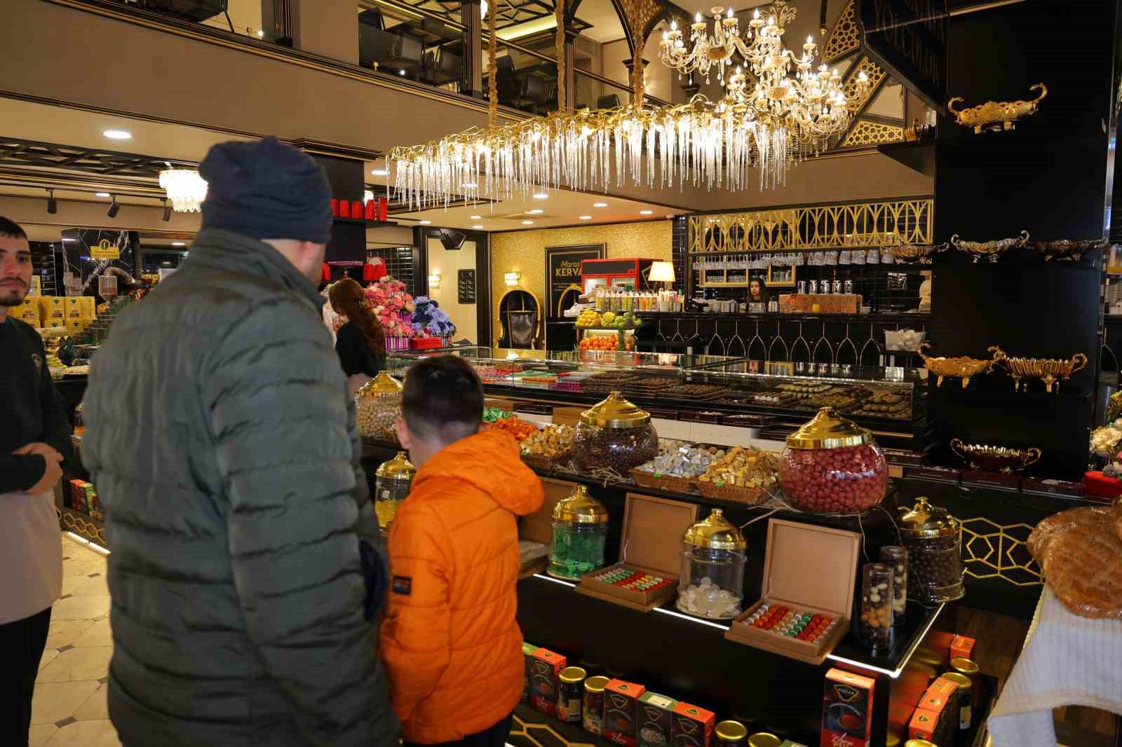kahramanmarasta tezgahlar seker ve cikolatalarla suslendi 1
