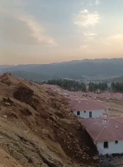 kahramanmarasta toprak kaymasi yapim asamasindaki 6 ev zarar gordu 2 v6SJhYVU