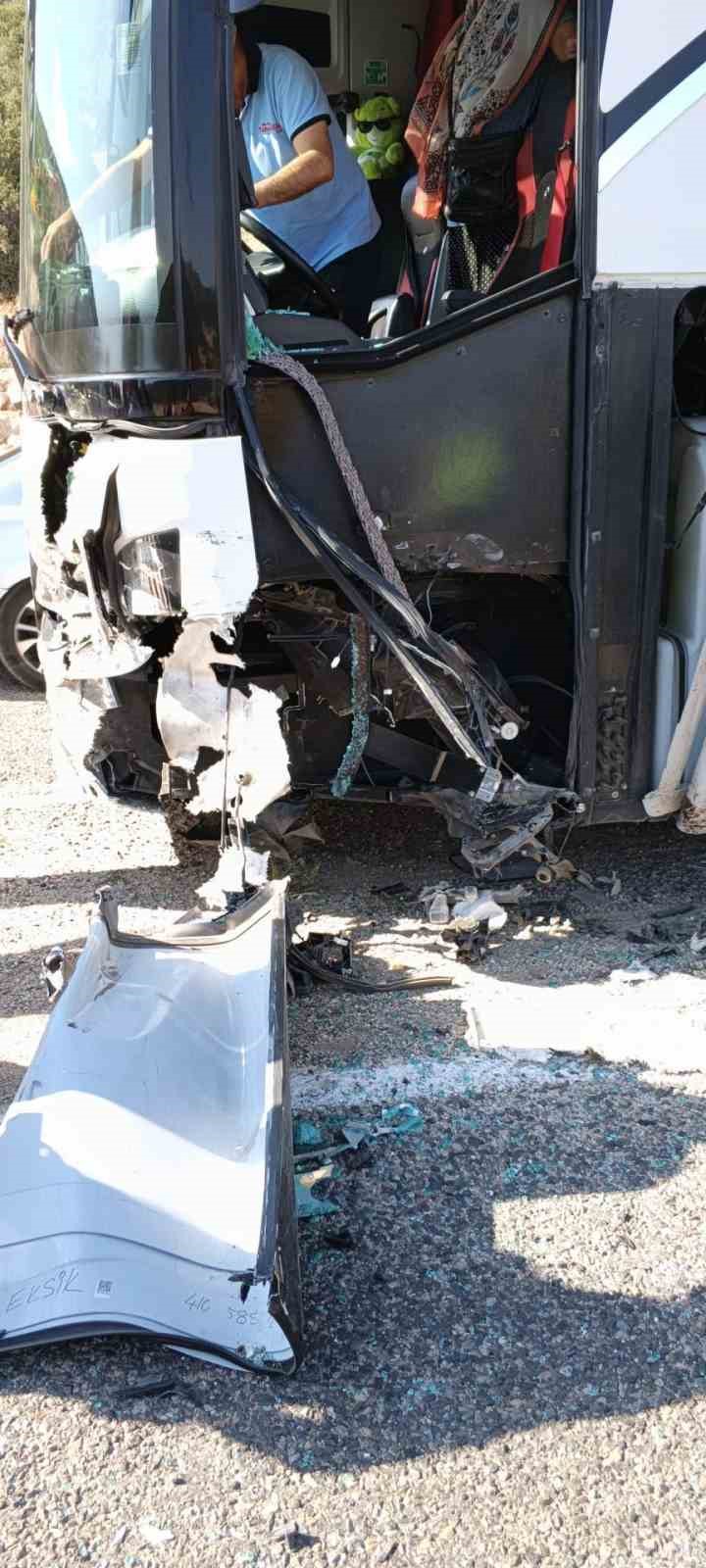 Kahramanmaraş’ta trafik kazası: 2’si ağır 4 yaralı 5 kahramanmarasta trafik kazasi 2si agir 4 yarali 1 rQR6vWTz