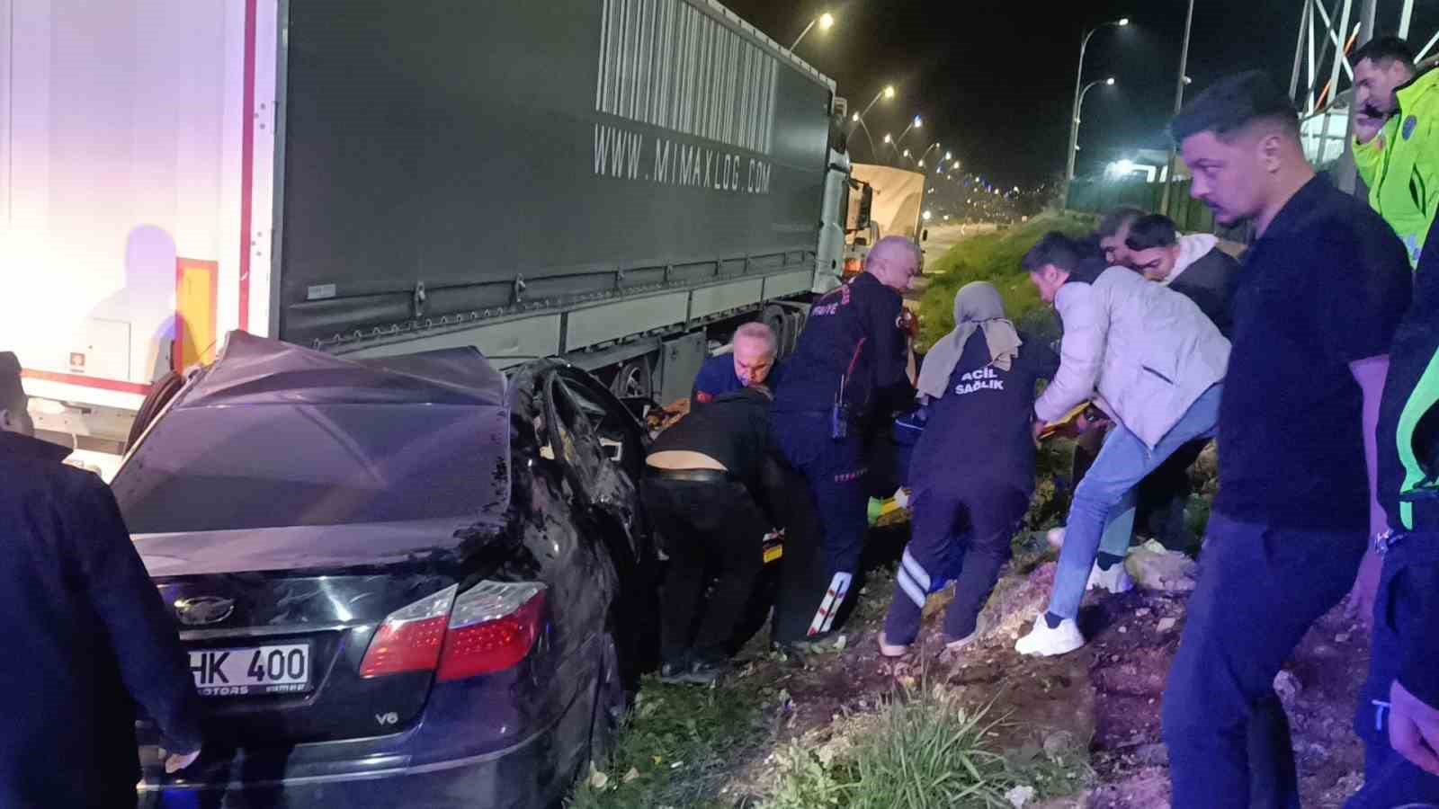 kahramanmarasta trafik kazasi 4 yarali 3