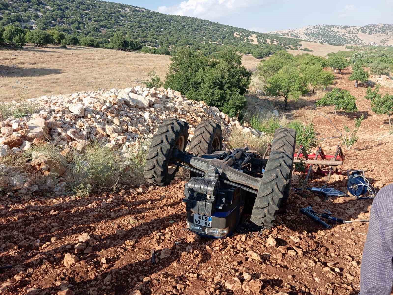 kahramanmarasta traktorun altinda kalan surucu hayatini kaybetti 1
