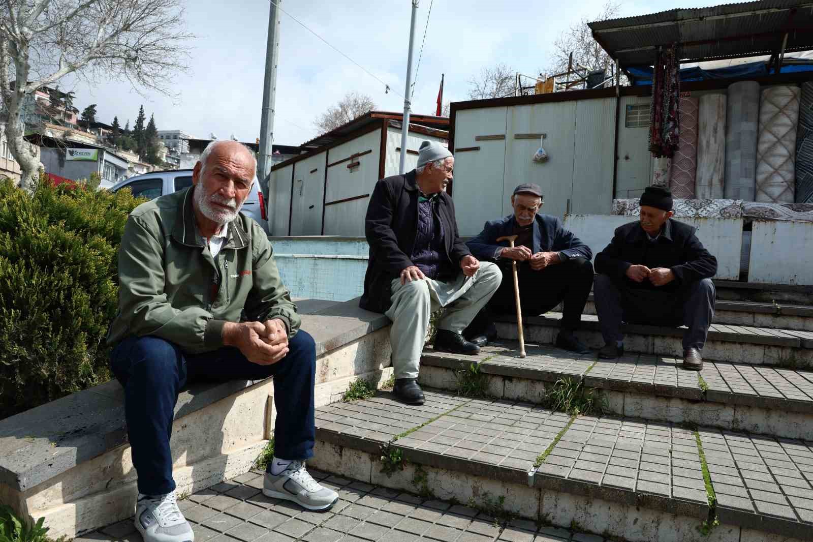 kahramanmarasta ulu cami meydaninin mudavimleri 3 3rh89uns